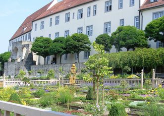Ansicht von Schloss Leonberg mit Pomeranzengarten